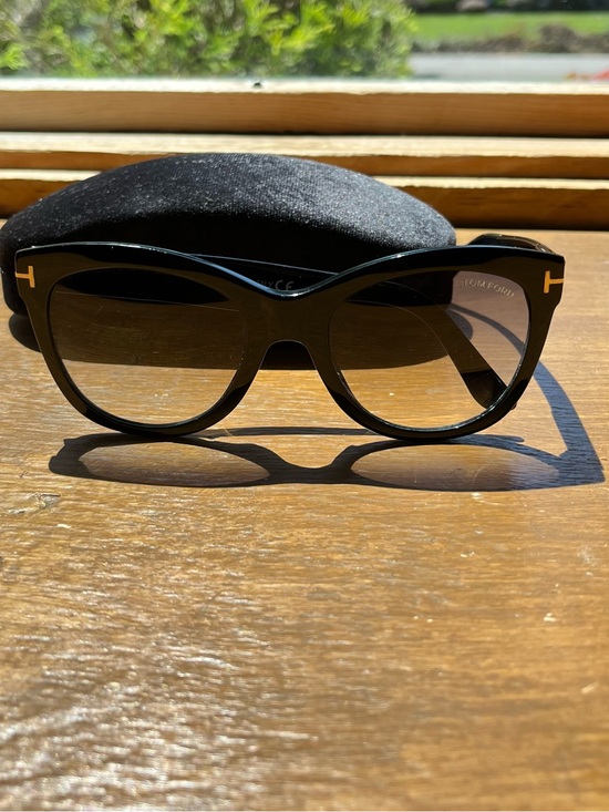 Tom Ford Accessories - Tom Ford Black Frame Sunglasses with Grey Gradient Lenses